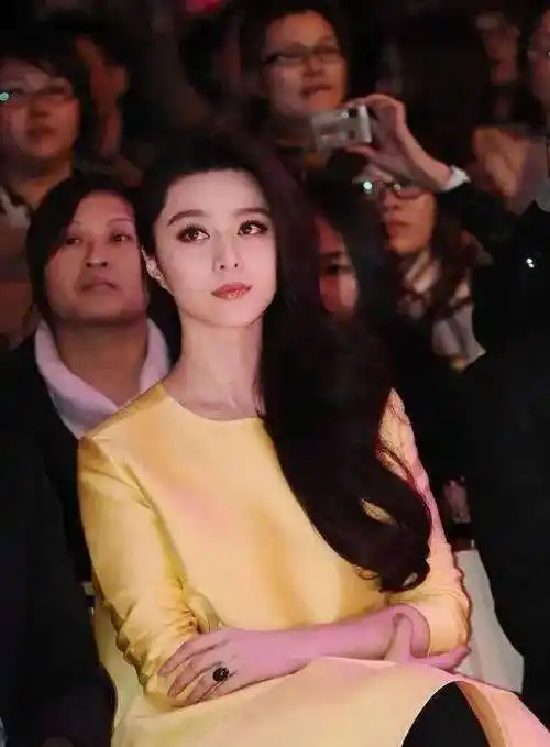 李佳琪500万疯狂小杨哥捐款1200万王源捐款140万.成毅捐款50万.