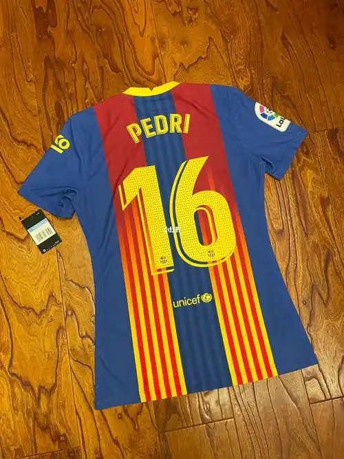 巴萨2021赛季佩德里更衣室球衣