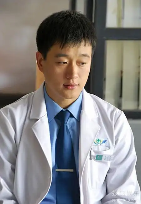 《远远的爱》 - 凡水伊人 - 凡水伊人