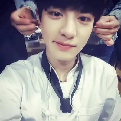 一只爱自拍的猴子·朴灿烈