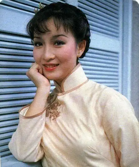 她是陈百祥一生最爱,曾与赵雅芝齐名,被称为最美「阿朱」