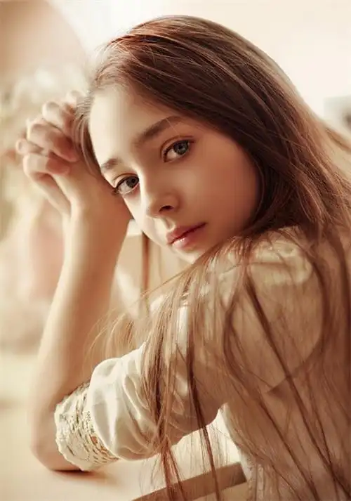 羞涩的美人儿小清新女生图片