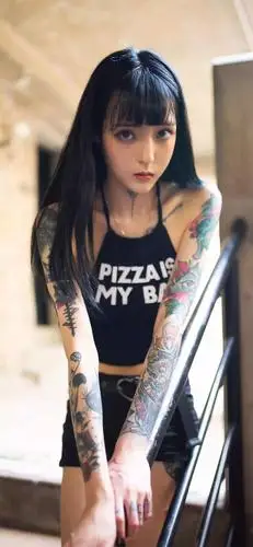 高清iphone全面屏壁纸最全的花臂纹身小姐姐