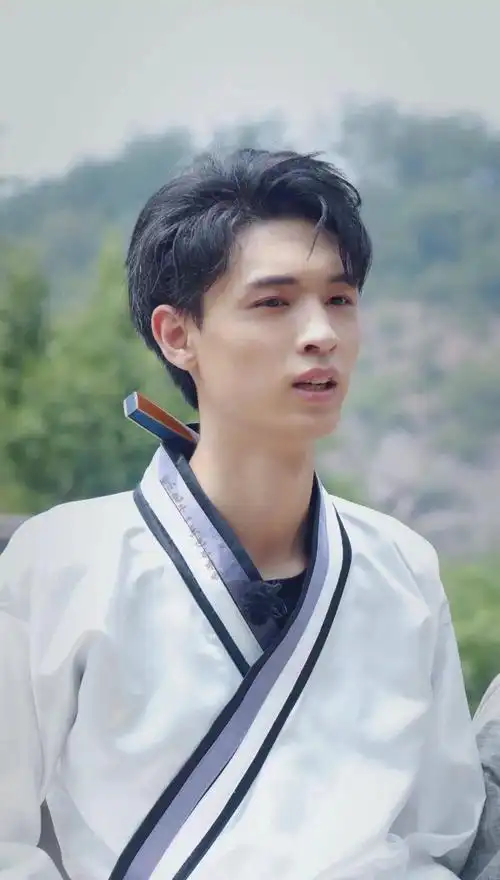 手机壁纸秦霄贤