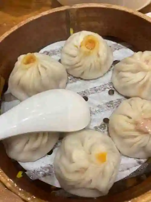 富麦小笼(虹桥南丰城店)-"和同事中午相约了一起富春 ,地理位置蛮方.