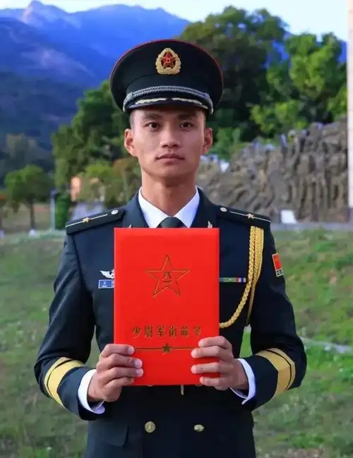 二等功提干的少尉,获全国表彰!_家庭教育_教育新闻 - 265学校教育网