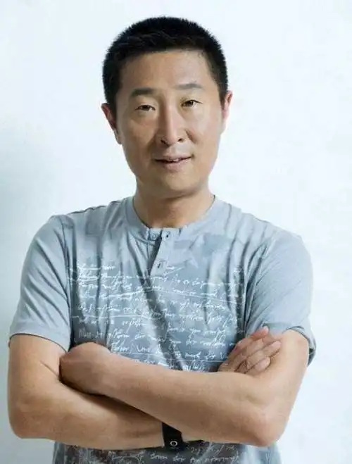 小眼睛的内地老演员 小眼睛的内地男演员-图片大观-奇异网