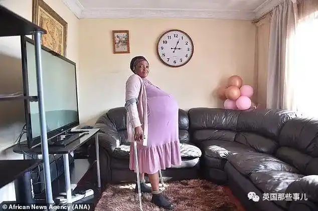 怀孕的这段时间里,gosiame过的很辛苦,因为肚子实在太重,在没有外力的