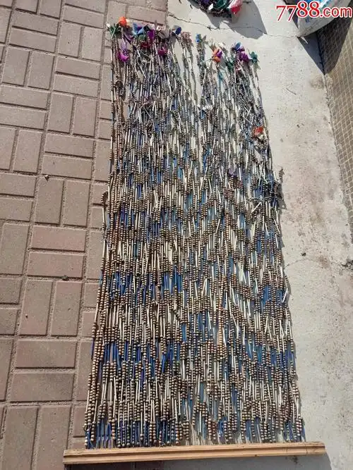 几十年草珠子门帘子,有个别线断了,珠子还在,需要自已重新穿一下,重4