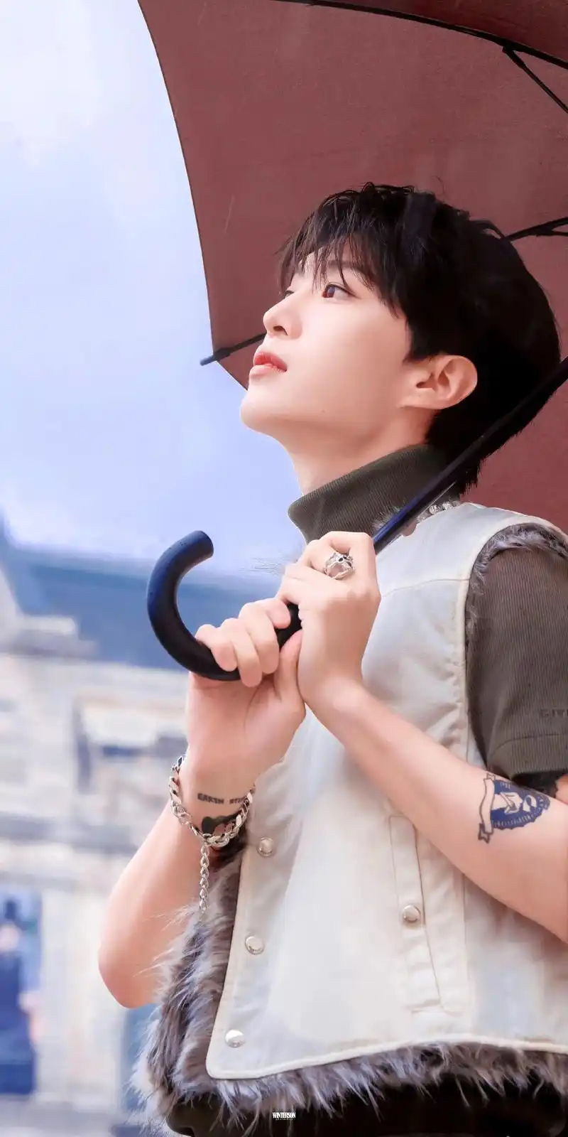 这么帅,不要命了.#范丞丞 #向全世界安利 #范丞丞纪梵希品 - 抖音