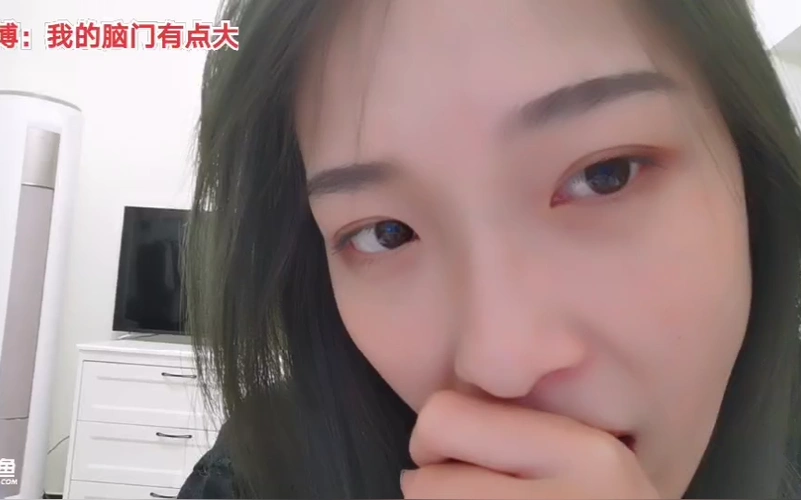 斗鱼王玲佳佳佳姐不愧是端过果盘业务熟练