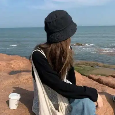 温柔意境侧面背影女头除了浪漫和温柔还想陷在夏日的晚风里