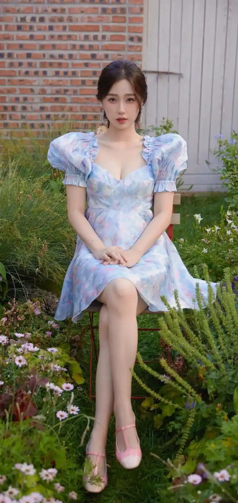 虞书欣,1995年12月18日出生于上海市,中国内地女演员, - 抖音