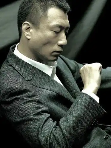 孙红雷个人资料简介及家世(孙红雷:抛弃丁嘉丽,与巩俐传绯闻,最后收心