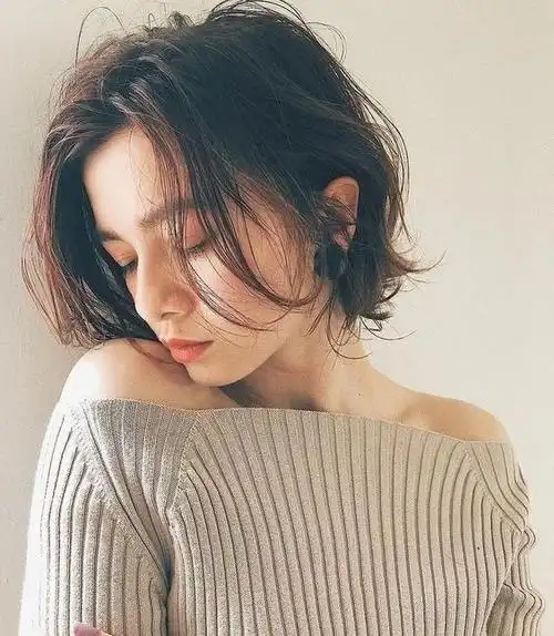 谁说短发就没有女人味?4款超知性超温柔的短发造型推荐!