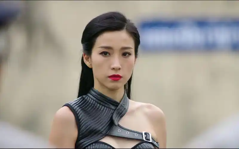 【姚子羚】演绎复仇女,性感狂野,黑色皮衣,漂亮妩媚迷人