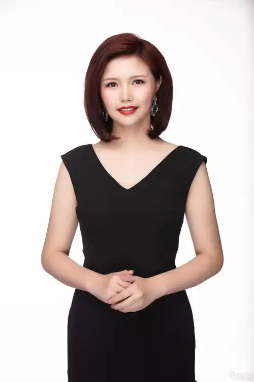 主持人:唐雅莉,桂视网