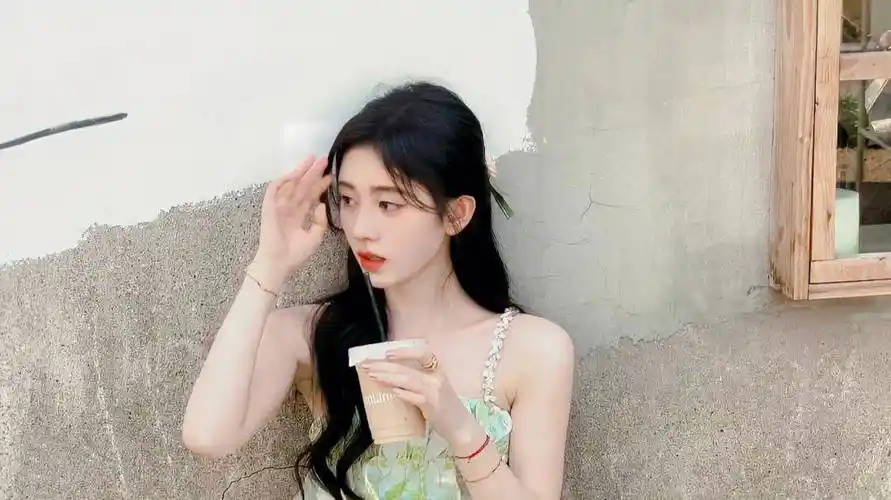 5位女星长着时尚时尚的脸,身材却是干瘪五五分,瞬间