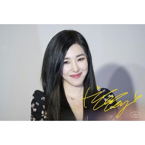 6寸   少女时代 tiffany 黄美英 亲笔签名照片7  号