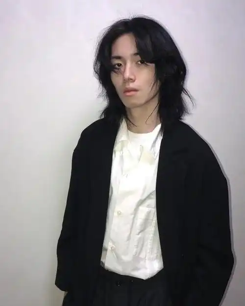 男生留长发长发男生怀念长头发