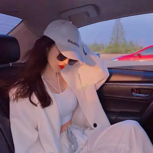 抖音头像丨可爱搞笑女生戴墨镜头像真人头像