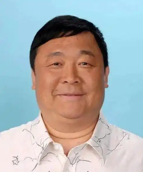 72岁"老顽童"秦煌,出道41年多演配角,至今坚持拍戏很敬业