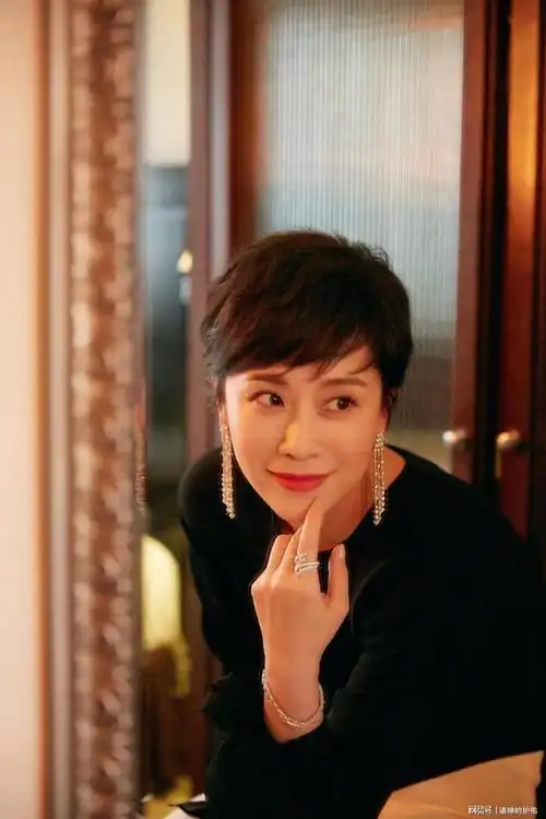 海清妈妈看到16岁的范某冰,对海青说:她真漂亮,你以后没得混了|黄磊