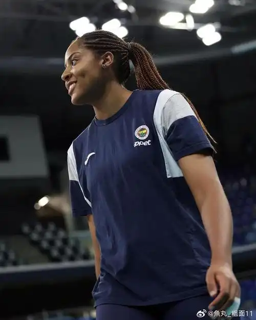 女排欧冠小组赛赛前备战土耳其费内巴切女排适应场合训练