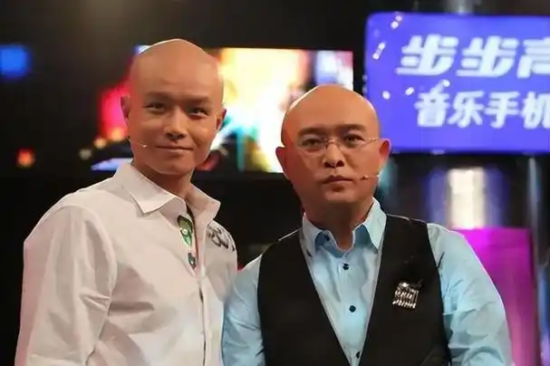 事实证明,如今48岁的乐嘉,早已被老搭档孟非拉开了差距