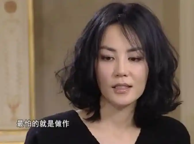 2011年,李亚鹏筹拍电影版《将爱情进行到底》,王菲与陈奕迅合作为电影