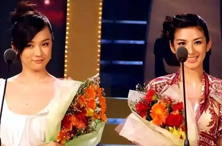 黑料女王霍思燕为艺术一脱到底交恶杨幂手撕黄奕靠儿子洗白