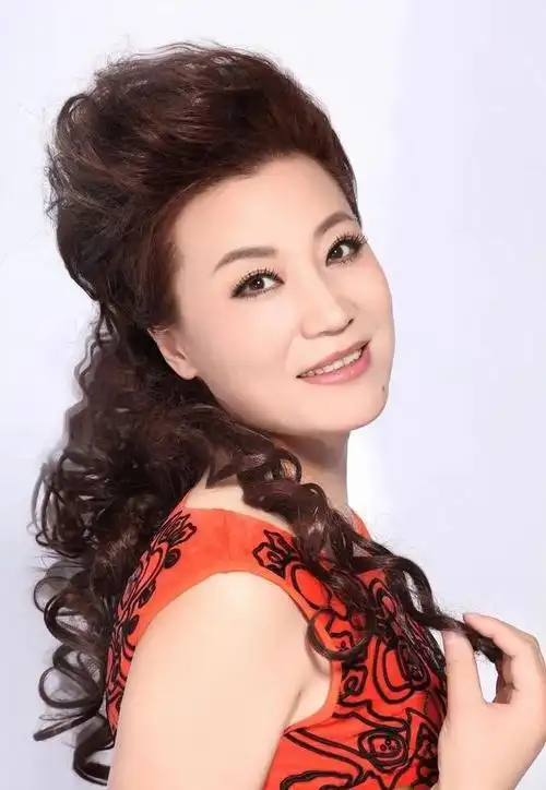 小香玉简历及个人资料(嫁小5岁老公被宠上天) 第10张