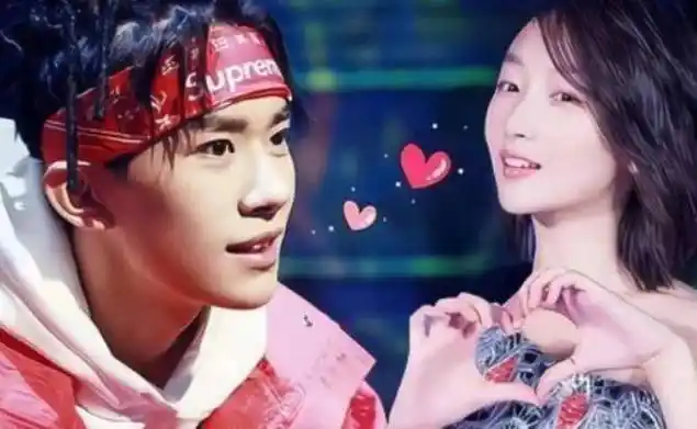 他多年前还很小的时候,就和王源王俊凯三人组成了tfboys组合出道,一度