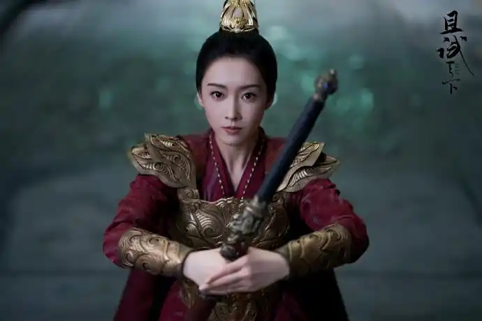 宣璐红衣金盔甲造型##宣璐且试天下又美又飒