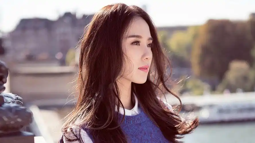 清新女神刘诗诗电脑桌面壁纸