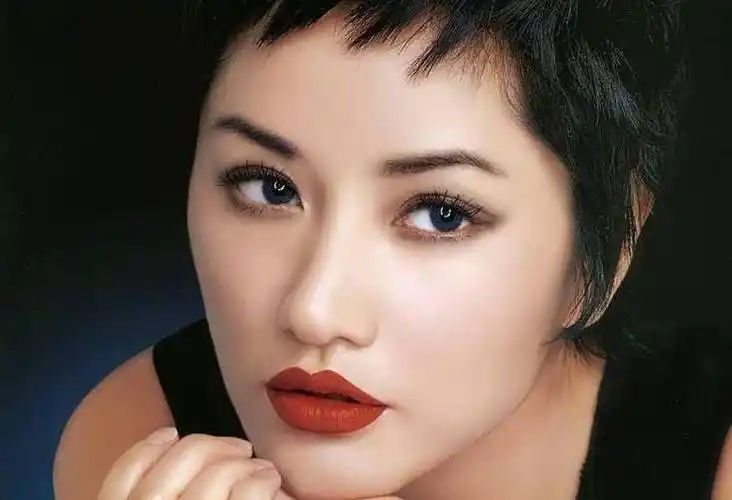 瞿颖:助李亚鹏上位却遭背叛,错爱张亚东11年被辜负,只能做后妈_罗中旭