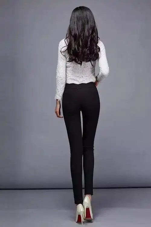 街拍迷人的背影美女何时你能回眸一笑