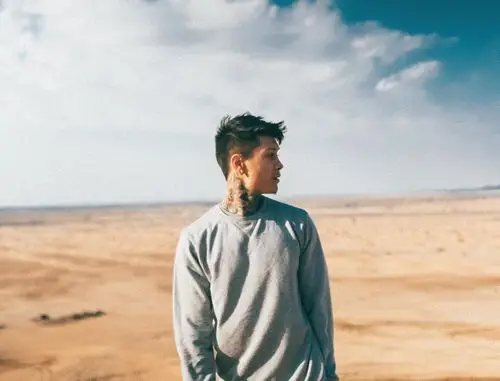 chris heria 在街头练出了一身穿衣显瘦脱衣有肉的迷人身材