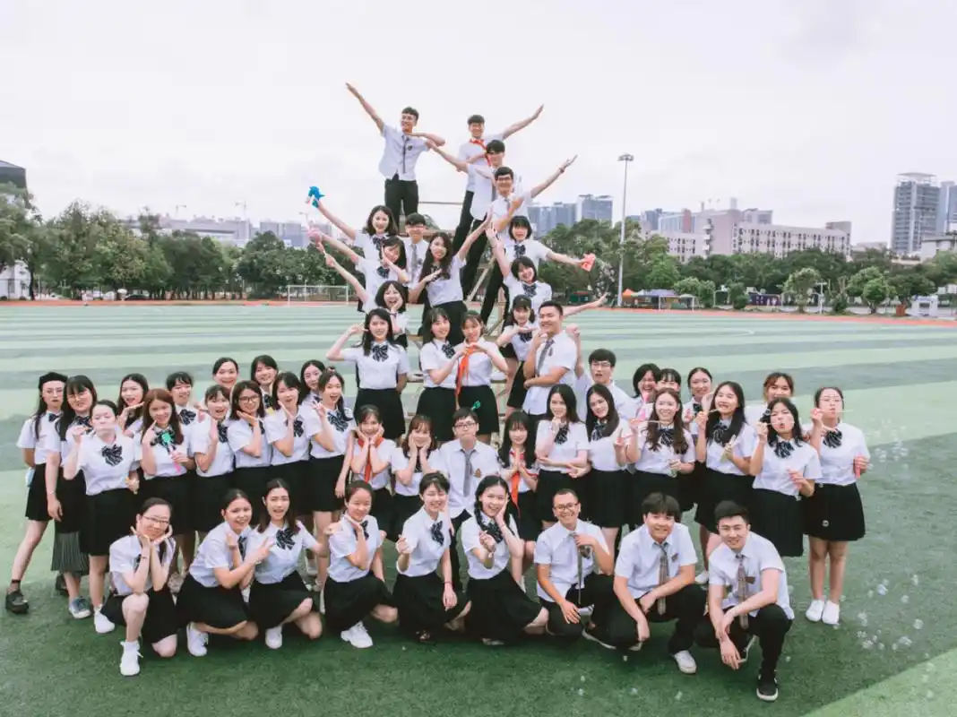【班级毕业合照姿势】