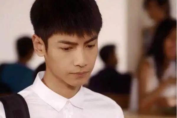 男人盯着你眼神发直什么意思直勾勾的看你代表什么