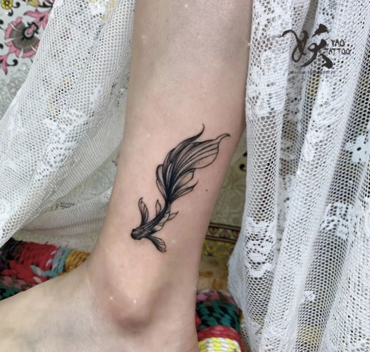 最流行的脚踝纹身女最新脚踝纹身图案精选5