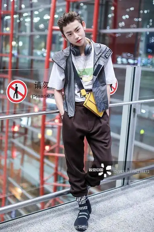 如何评价小鬼王琳凯的长相