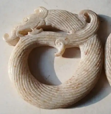 出土完美古玉龙一对