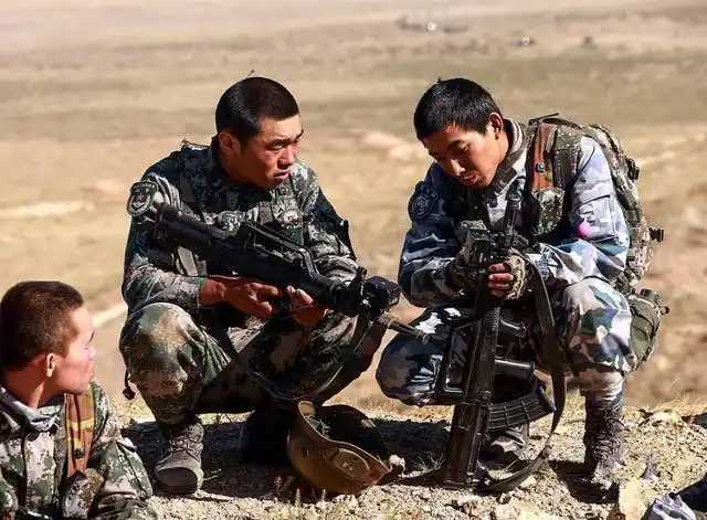 解放军野战部队为什么给士兵配发"安全套"呢?