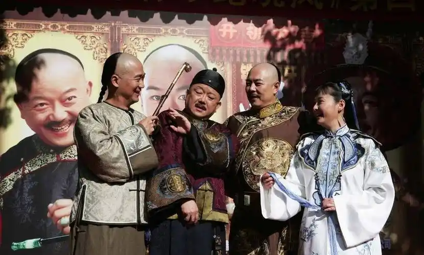 为何越看《铁齿铜牙纪晓岚》越觉得纪晓岚无耻,而和珅让人舒服?