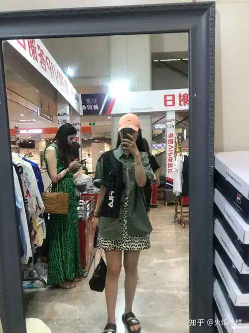 女生165左右100斤是什么样子