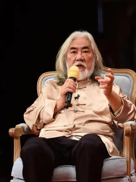 想当年大打出手为离婚,现如今69岁再当爹,张纪中果然英雄本色_网易