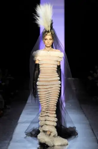 妖孽男模回归时尚圈女装男穿时代来临