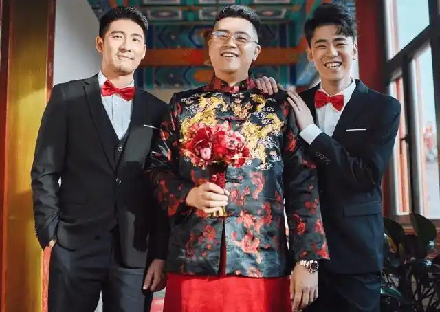 张云雷当伴郎,郭德纲等到场祝贺,谁的婚礼那么有排面?