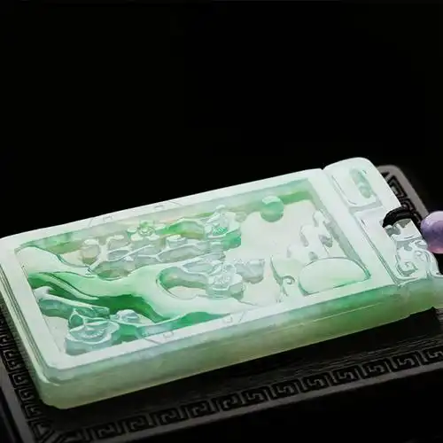 老坑冰种飘阳绿四六牌子翡翠挂件34.46克(含绳)c4010